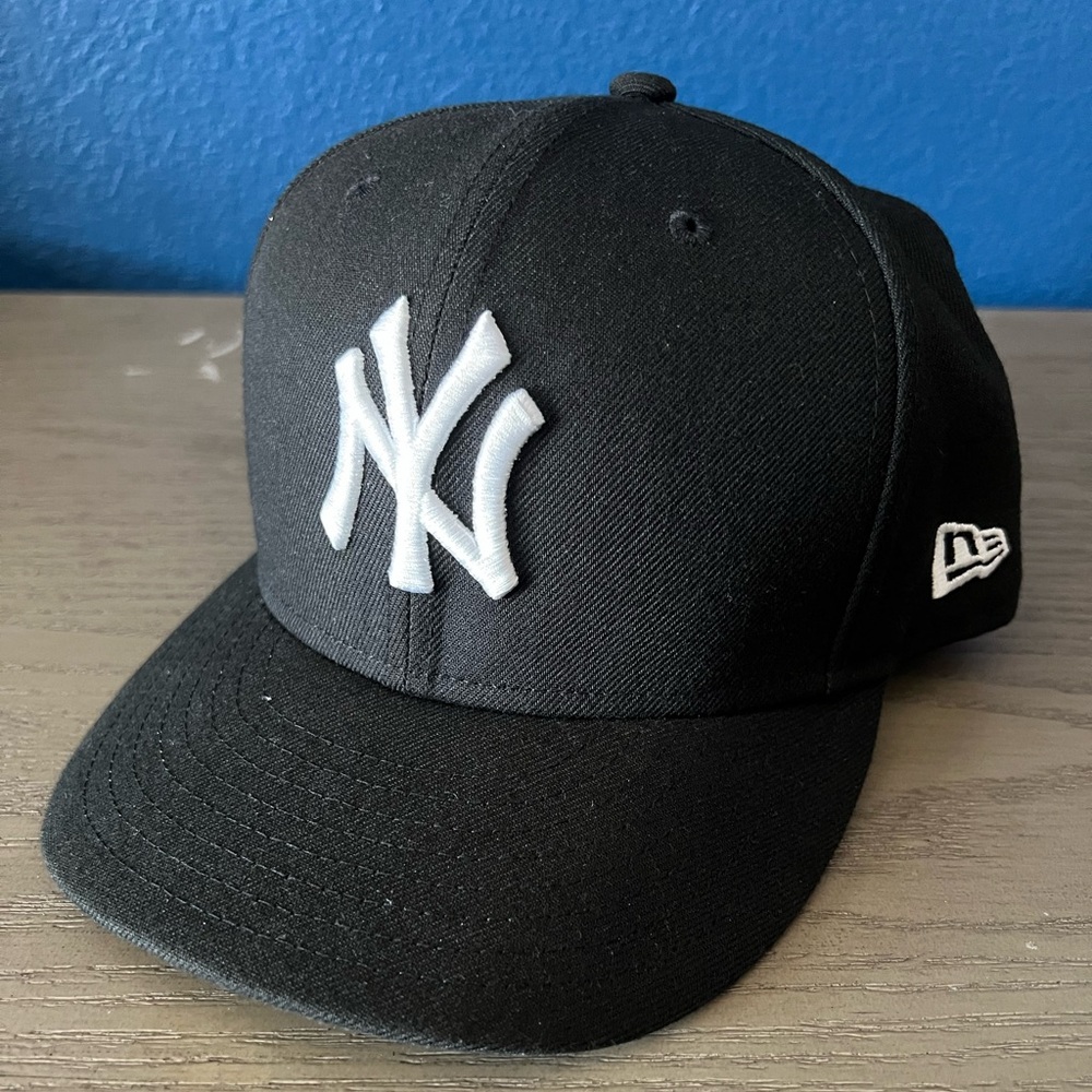 New York Yankees Black And White New Era 9Fifty Snapback